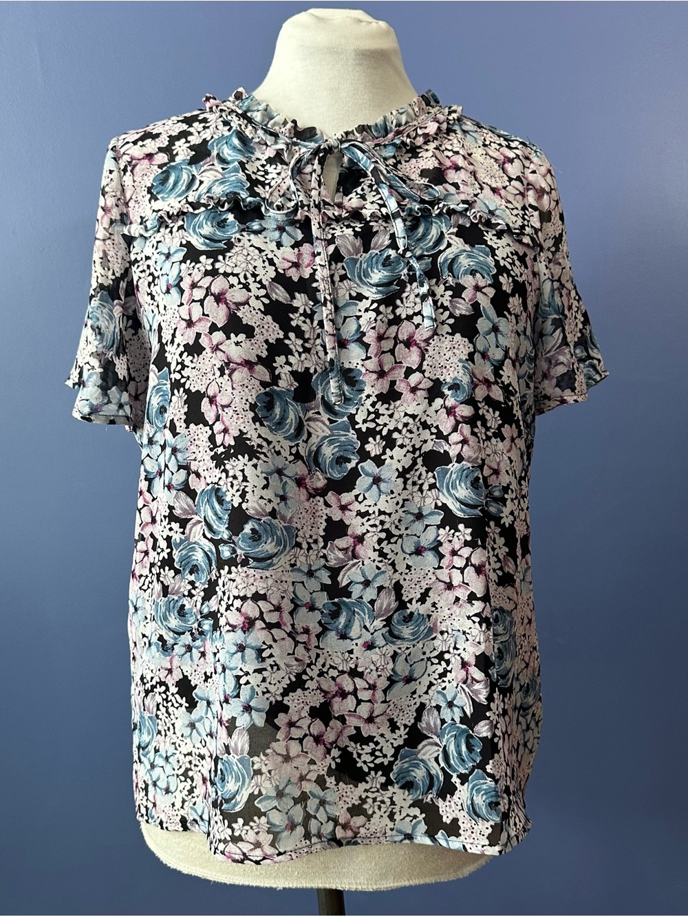 Karl Lagerfeld Black Floral Tie-Neck Short Sleeve Blouse
